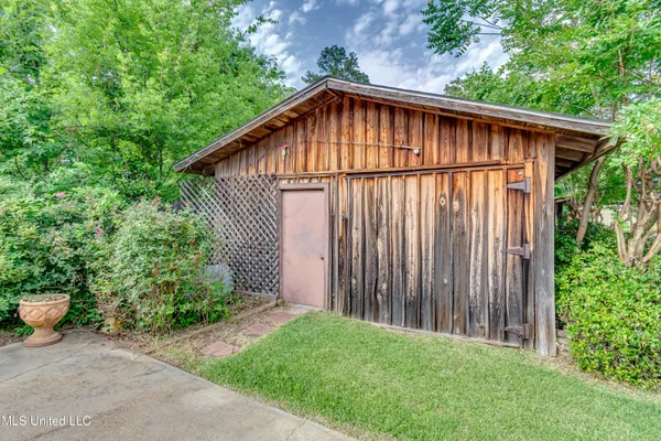 $369,000 | 218 Harbor Lane, Brandon, MS 39047