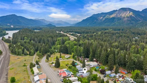 $489,999 | 410 1st Street, Easton, WA 98925