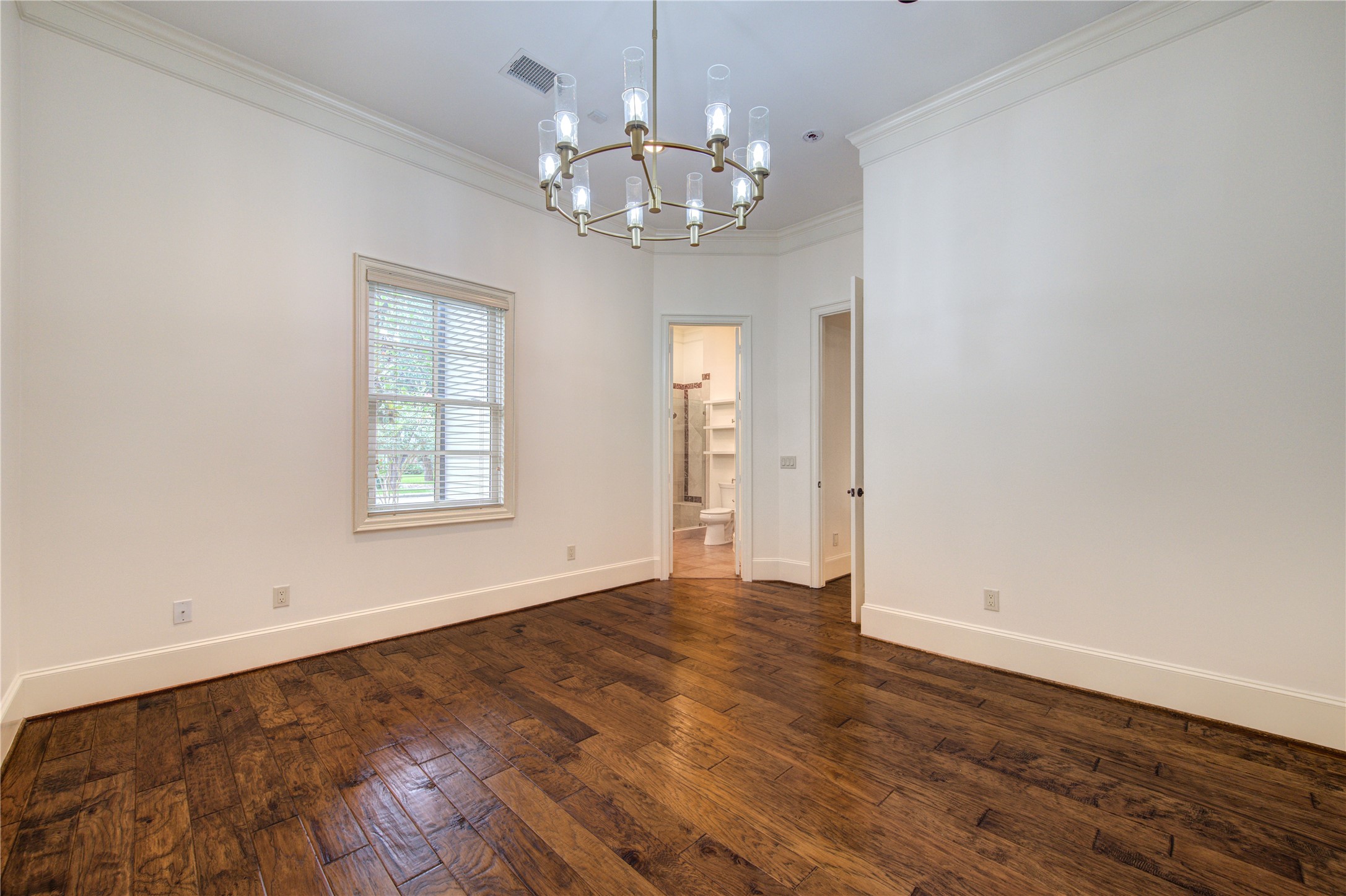 4615 Laurel Street Bellaire, TX 77401 - Photo 26 of 48 Another view of 2nd bedroom suite downstairs