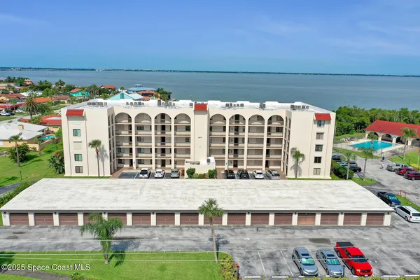 $3,000 | 5801 North Banana River Boulevard, Unit 923, Cape Canaveral, FL 32920