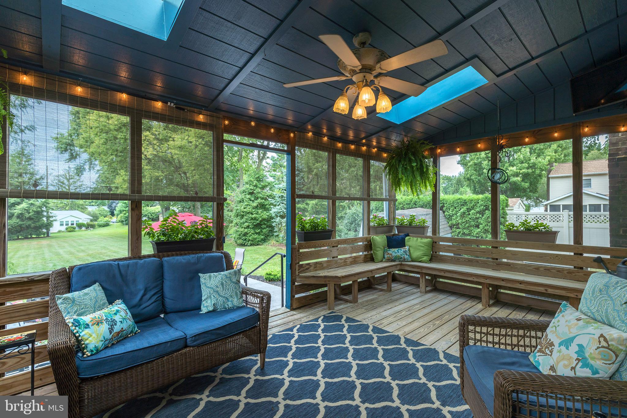 998 Mill Mar Road Lancaster, PA 17601 - Photo 4 of 29 Amazing screened-in porch