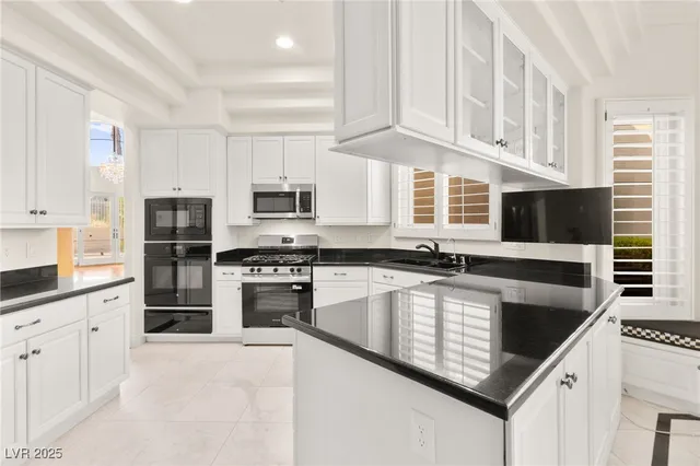 $824,999 | 409 Indigo Springs Street, Henderson, NV 89014