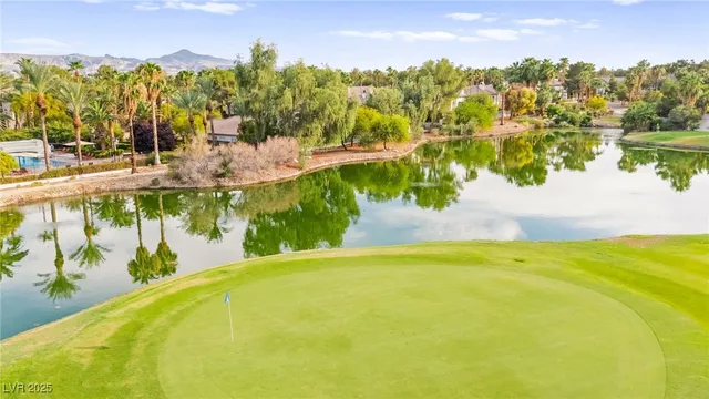 $824,999 | 409 Indigo Springs Street, Henderson, NV 89014