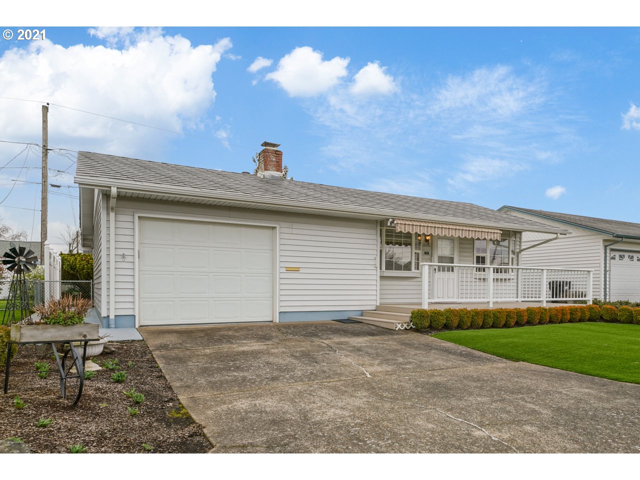 1670 Thompson Road Woodburn, OR 97071 - Photo 3 of 32 Gallery Image 3