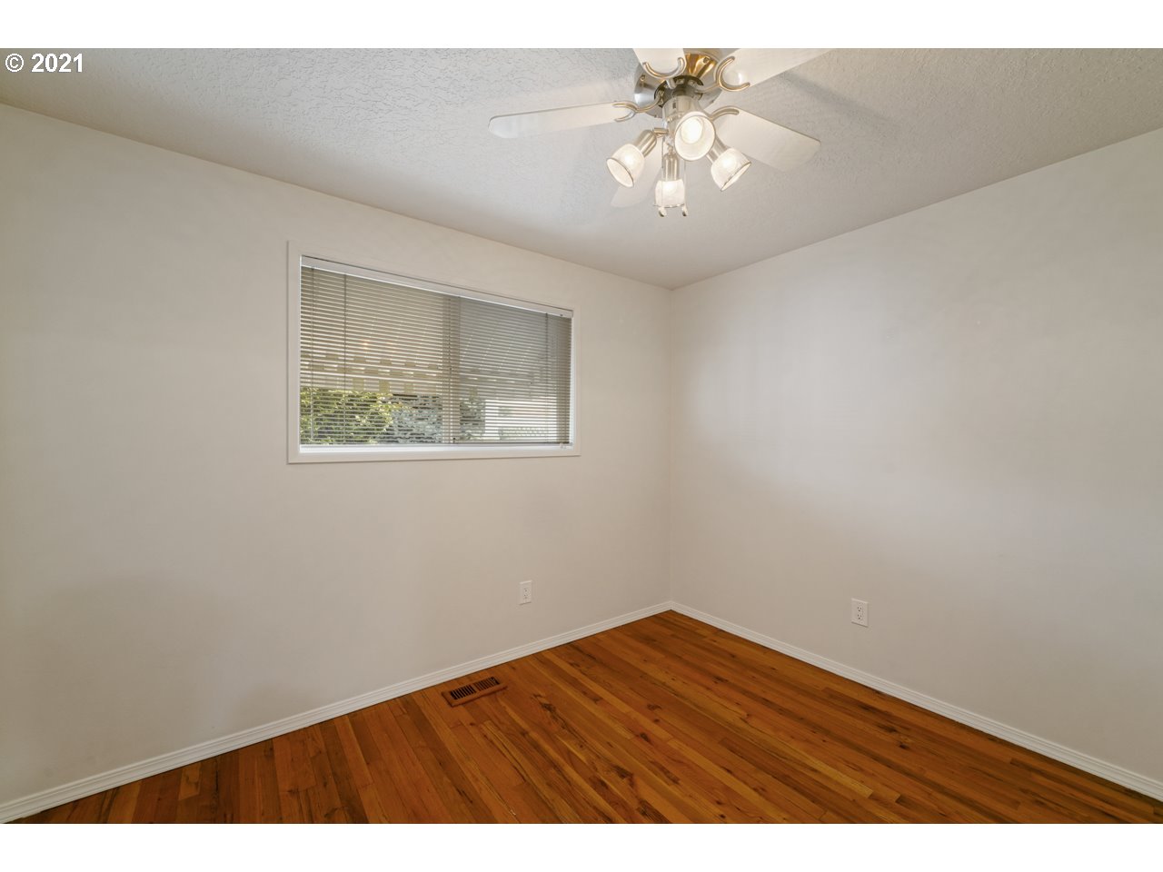 1670 Thompson Road Woodburn, OR 97071 - Photo 22 of 32 Gallery Image 22