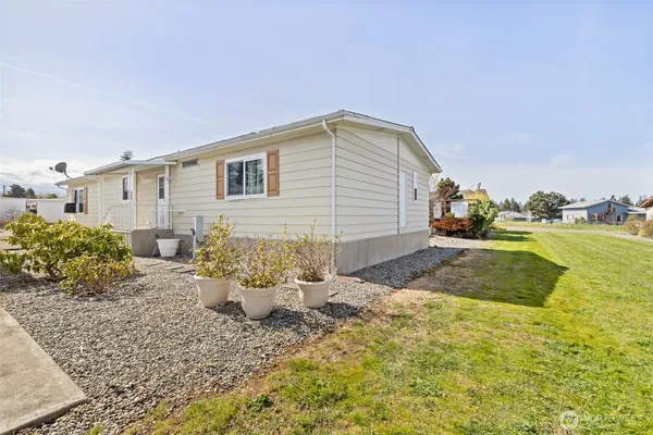 $129,000 | 55 Juniper Mobile Estate, Sequim, WA 98382