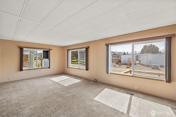 $129,000 | 55 Juniper Mobile Estate, Sequim, WA 98382