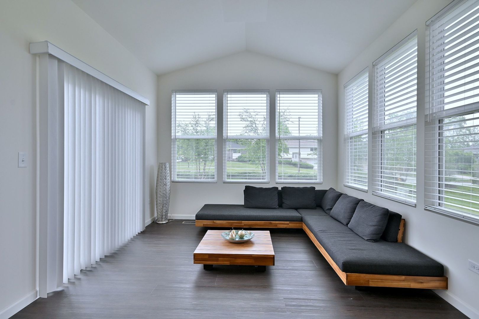 620 North Sullivan Street Addison, IL 60101 - Photo 16 of 50 Gallery Image 16