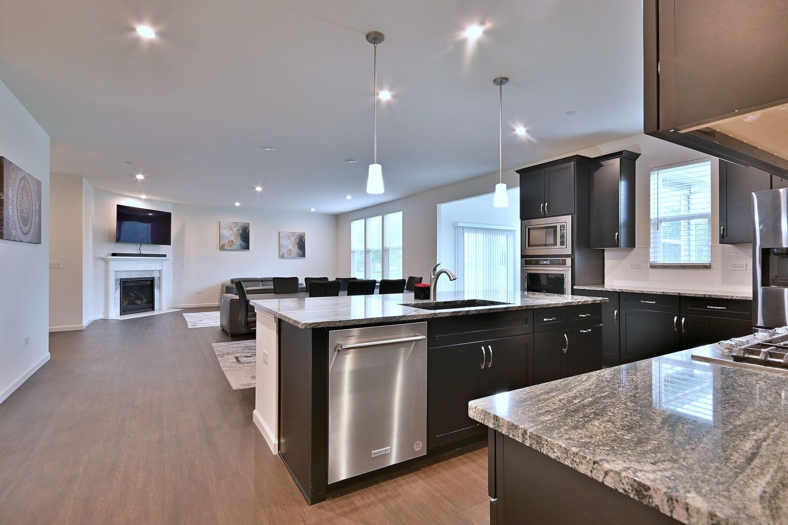 620 North Sullivan Street Addison, IL 60101 - Photo 23 of 50 Gallery Image 23