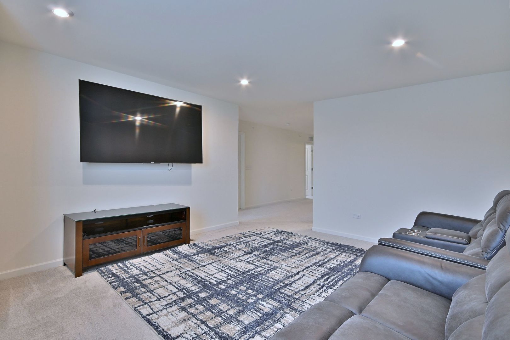 620 North Sullivan Street Addison, IL 60101 - Photo 28 of 50 Gallery Image 28