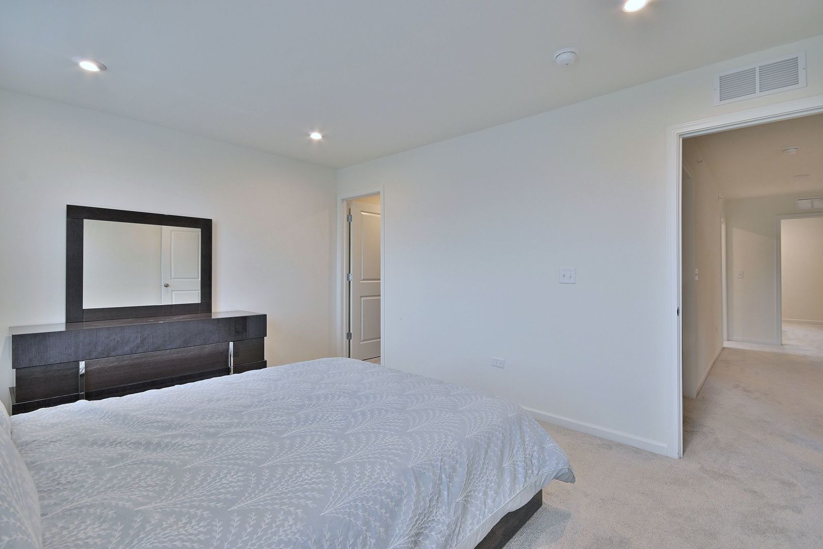 620 North Sullivan Street Addison, IL 60101 - Photo 31 of 50 Gallery Image 31