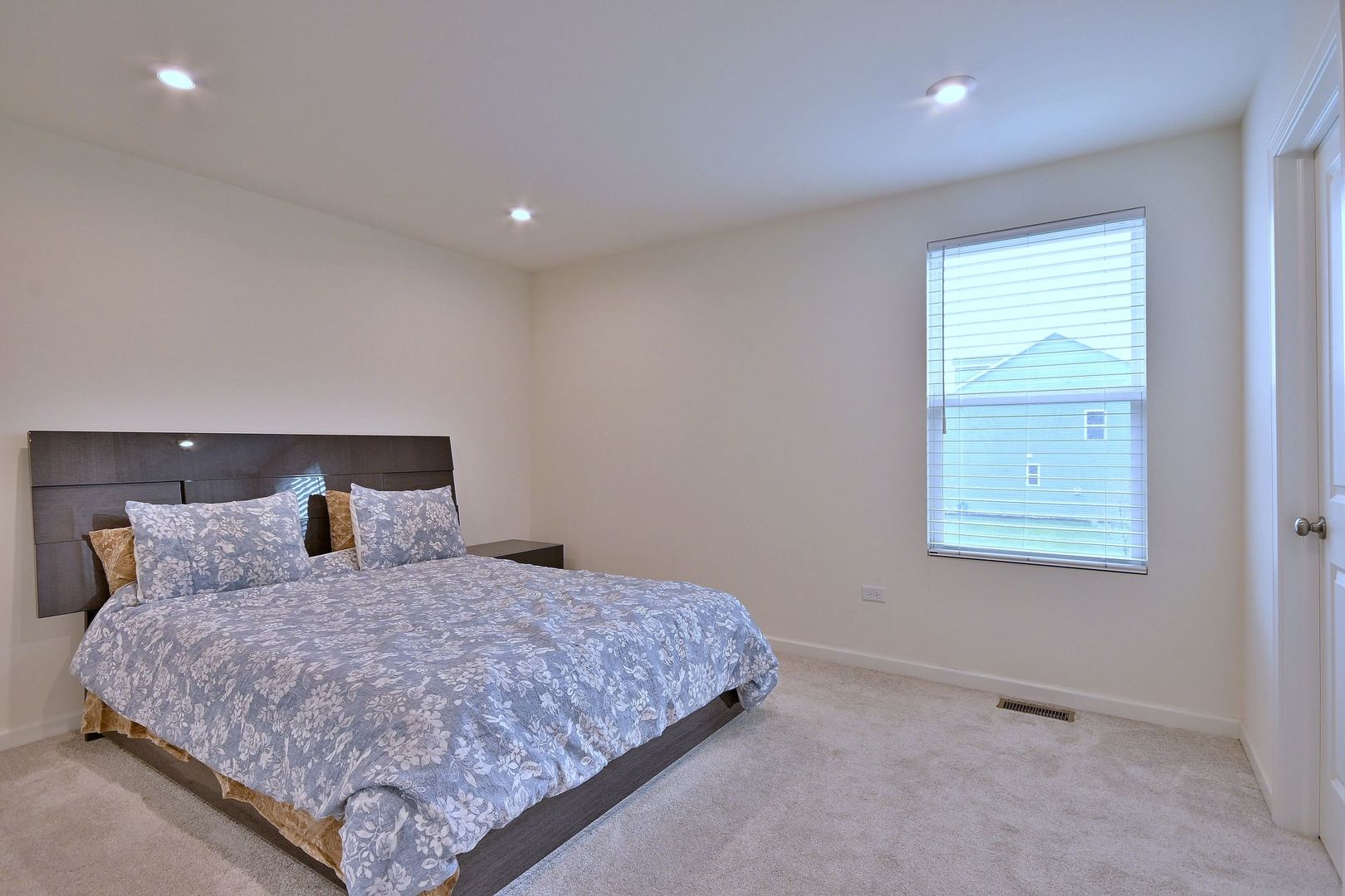 620 North Sullivan Street Addison, IL 60101 - Photo 34 of 50 Gallery Image 34
