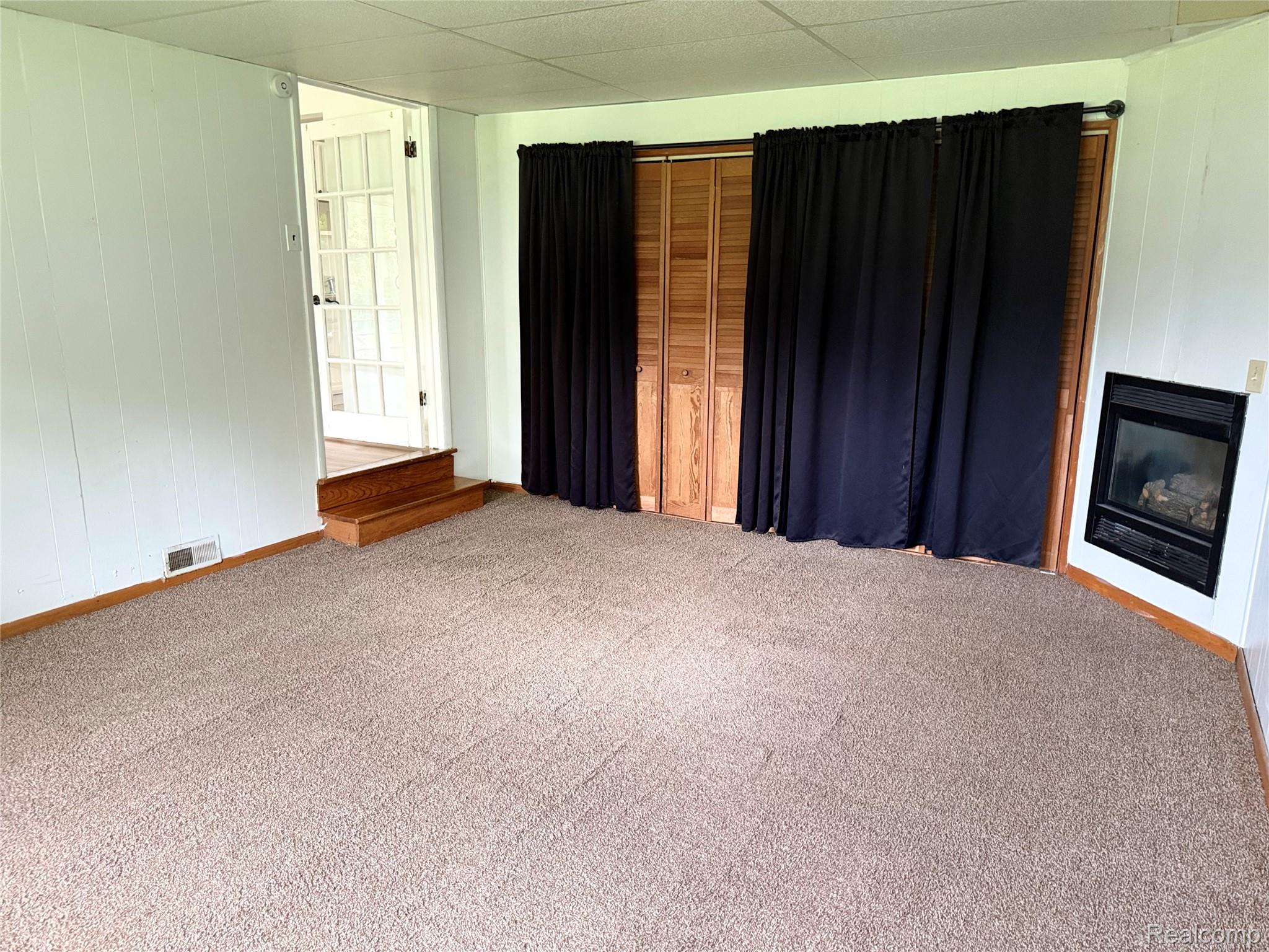 5347 Mapletree Drive Flint, MI 48532 - Photo 5 of 10 IMG_3953.jpeg