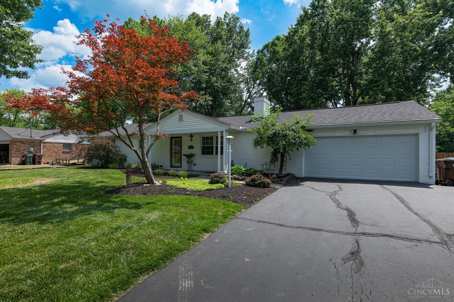 567 Lang Road Cincinnati, OH 45244 - Photo 2 of 35