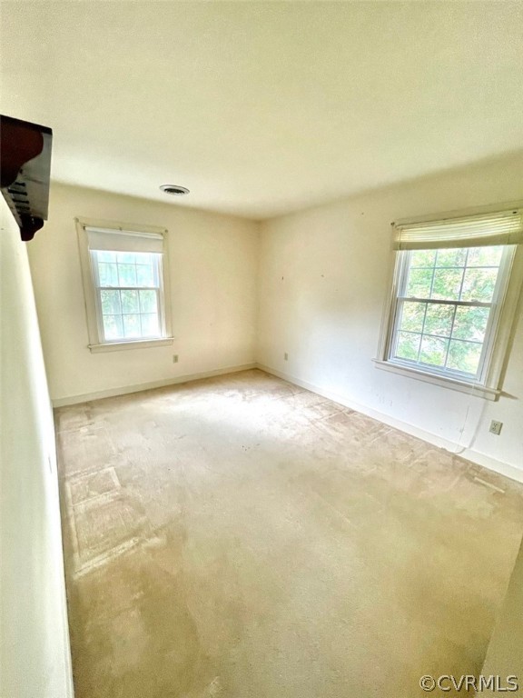 1200 Mapleton Circle Henrico, VA 23229 - Photo 18 of 20 an empty room with windows