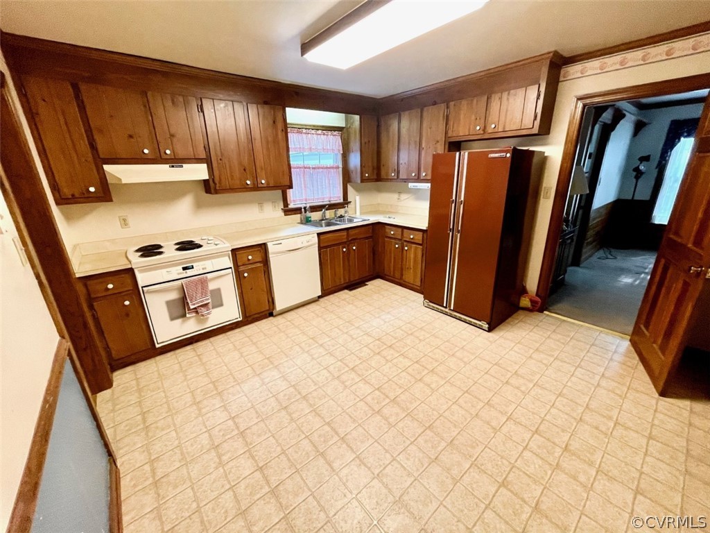 1200 Mapleton Circle Henrico, VA 23229 - Photo 10 of 20 a kitchen with stainless steel appliances a refrigerator sink and cabinets