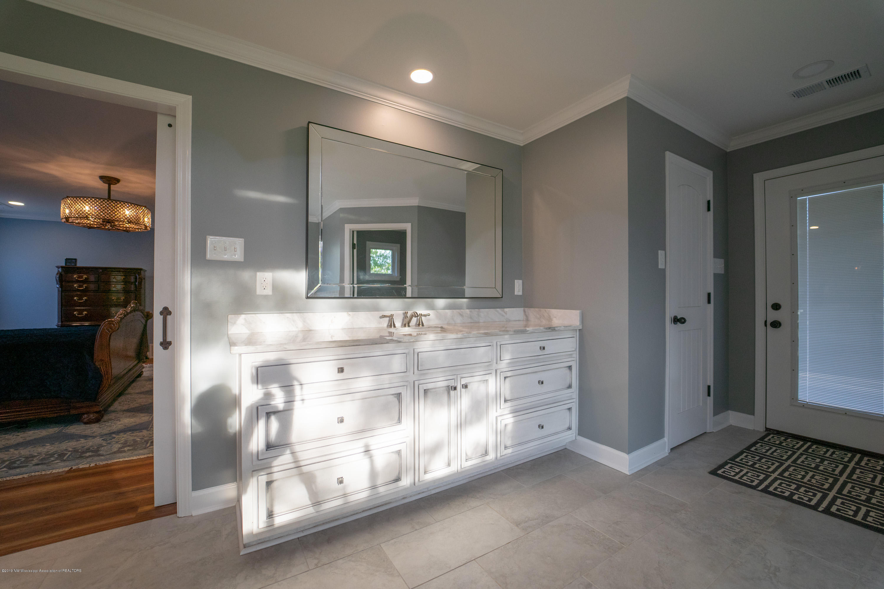 2596 Peyton Road Coldwater, MS 38618 - Photo 36 of 65 LUXURIOUS MASTER BATH