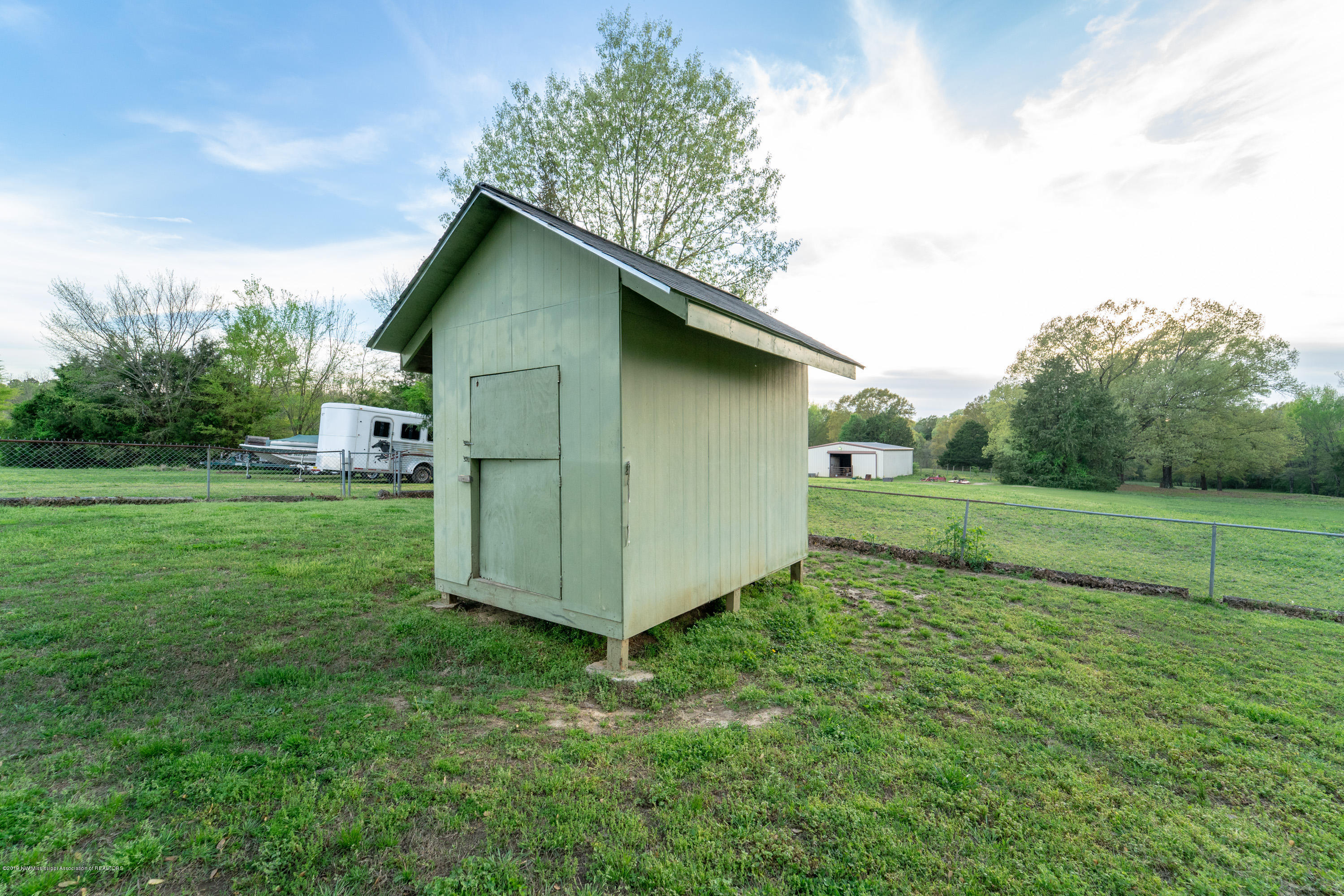 2596 Peyton Road Coldwater, MS 38618 - Photo 47 of 65 CHICKEN COOP