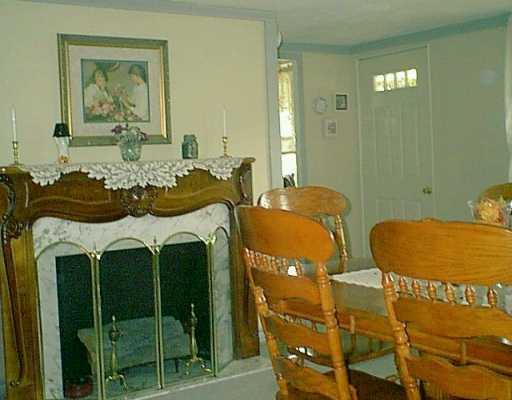 152 Wyant Road Kittanning, PA 16201 - Photo 4 of 8 Dining Room.