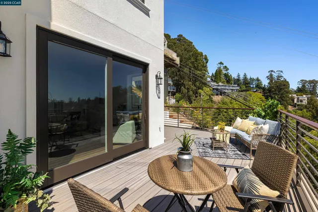 $1,698,000 | 6979 Elverton Drive, Oakland, CA 94611