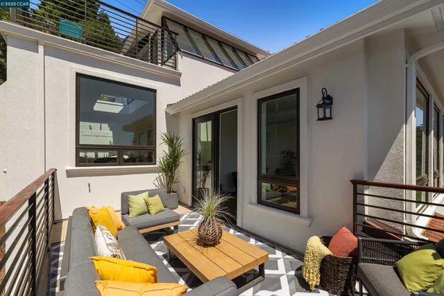 $1,698,000 | 6979 Elverton Drive, Oakland, CA 94611