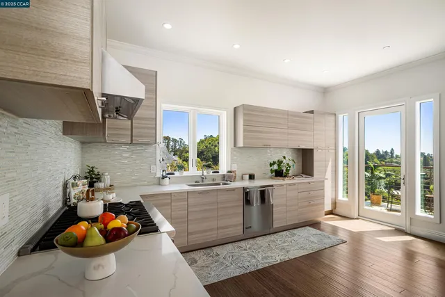 $1,698,000 | 6979 Elverton Drive, Oakland, CA 94611