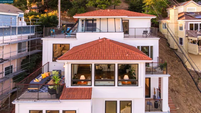 $1,698,000 | 6979 Elverton Drive, Oakland, CA 94611