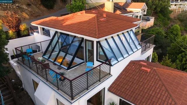 $1,698,000 | 6979 Elverton Drive, Oakland, CA 94611