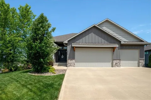 $685,000 | 1908 Northeast Catalina Avenue, Lee's Summit, MO 64064