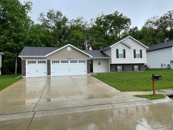 $2,200 | 1132 Marathon Drive, Foristell, MO 63348