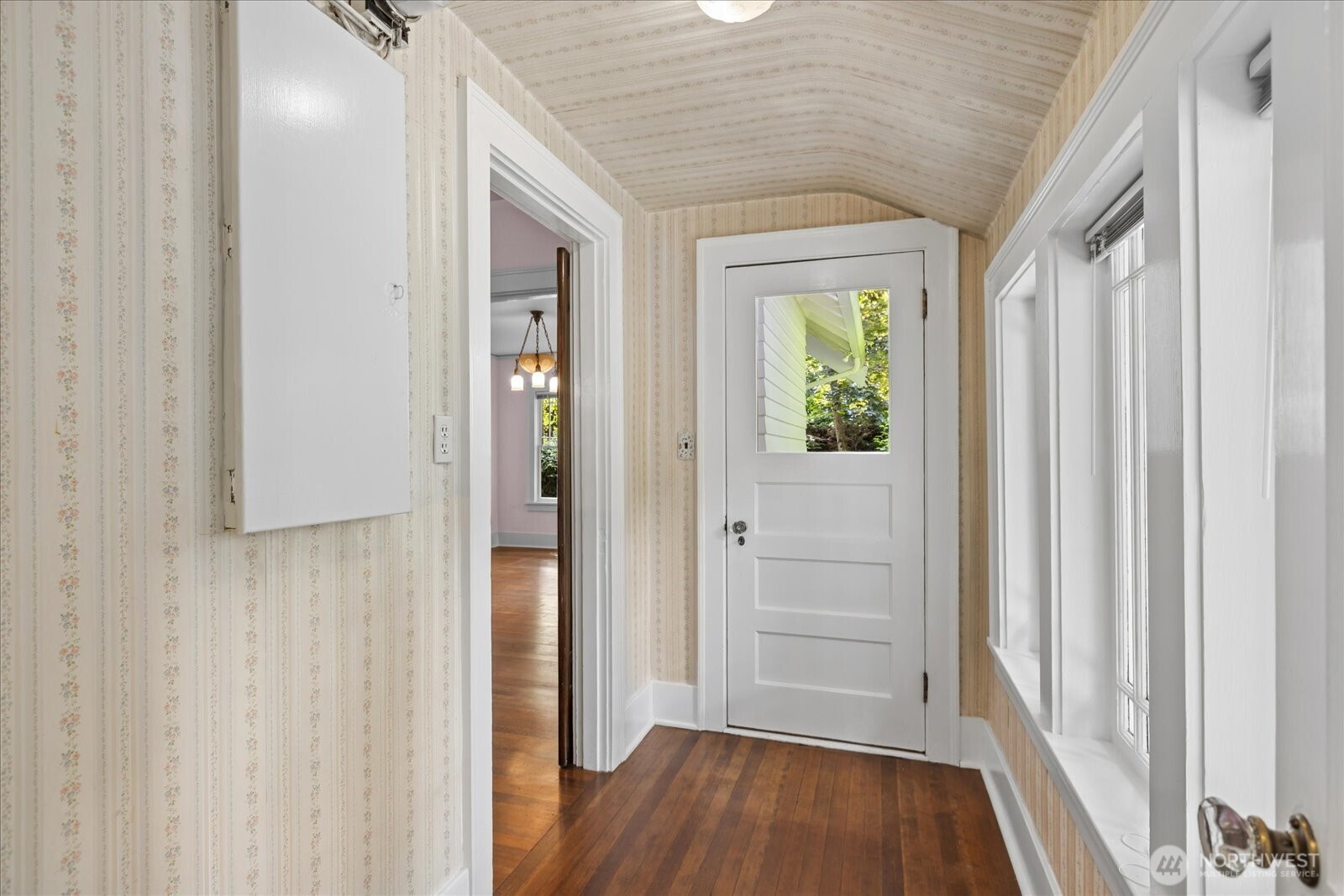 18608 101st Avenue Northeast Bothell, WA 98011 - Photo 5 of 39