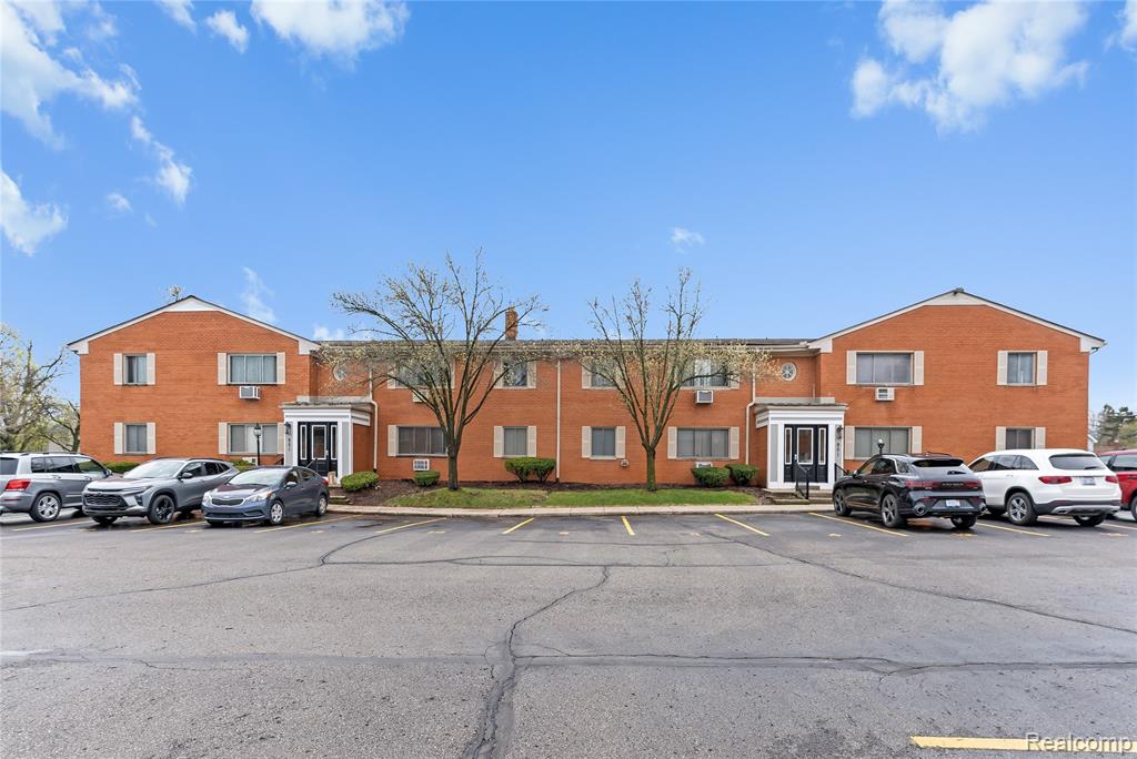 801 Plate Street, Unit 201 Rochester, MI 48307 - Photo 2 of 17