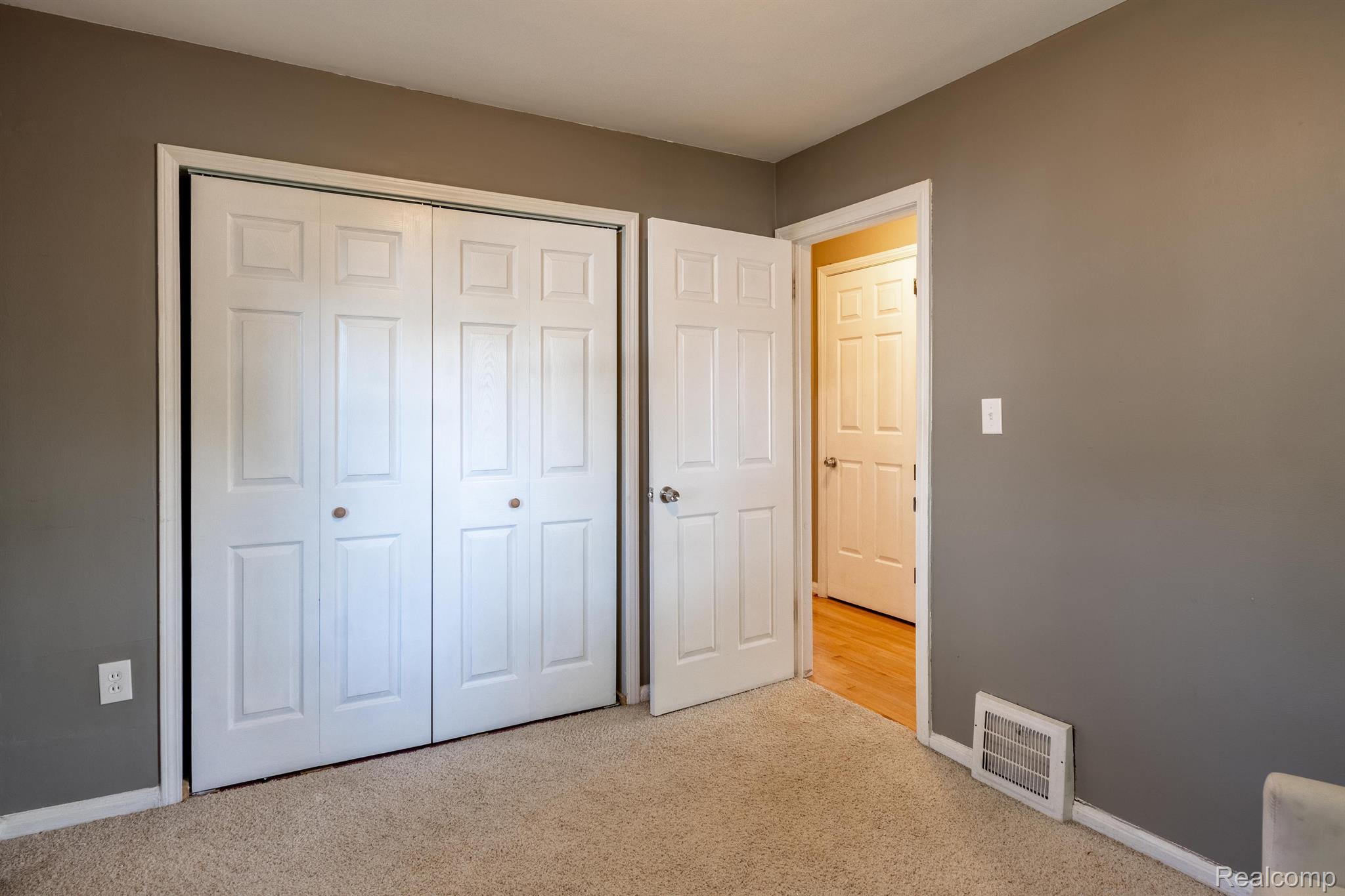 2119 Columbia Road Berkley, MI 48072 - Photo 15 of 39 Gallery Image 15