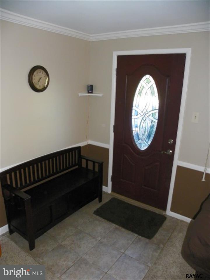 2355 Sycamore Road York, PA 17408 - Photo 3 of 35