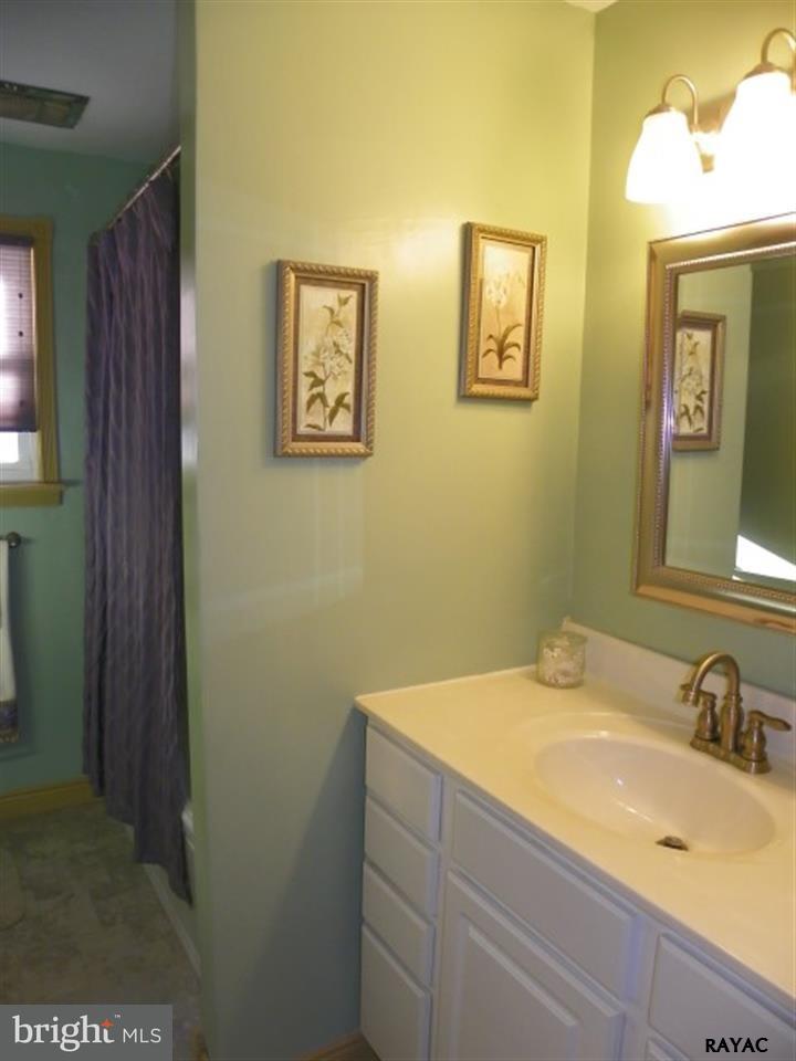 2355 Sycamore Road York, PA 17408 - Photo 7 of 35