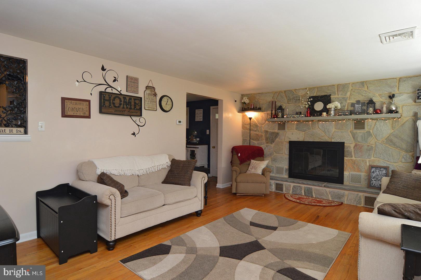825 Rhodora Avenue Reading, PA 19605 - Photo 4 of 50 Living Room