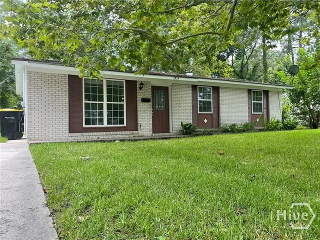 $1,700 | 1519 East 31st Street, Savannah, GA 31404