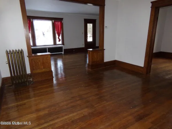 $1,200 | 10 South Park Drive, Unit 2, Gloversville, NY 12078
