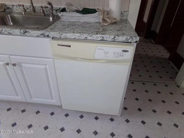 $1,200 | 10 South Park Drive, Unit 2, Gloversville, NY 12078