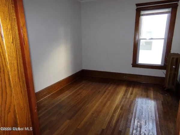 $1,200 | 10 South Park Drive, Unit 2, Gloversville, NY 12078