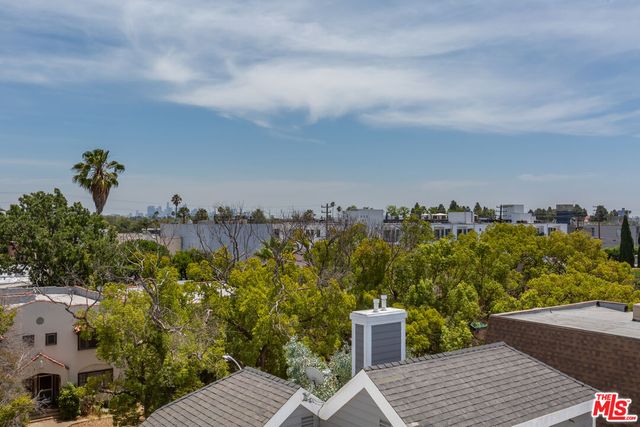 $5,500 | 857 North Hayworth Avenue, Unit 201, Los Angeles, CA 90046