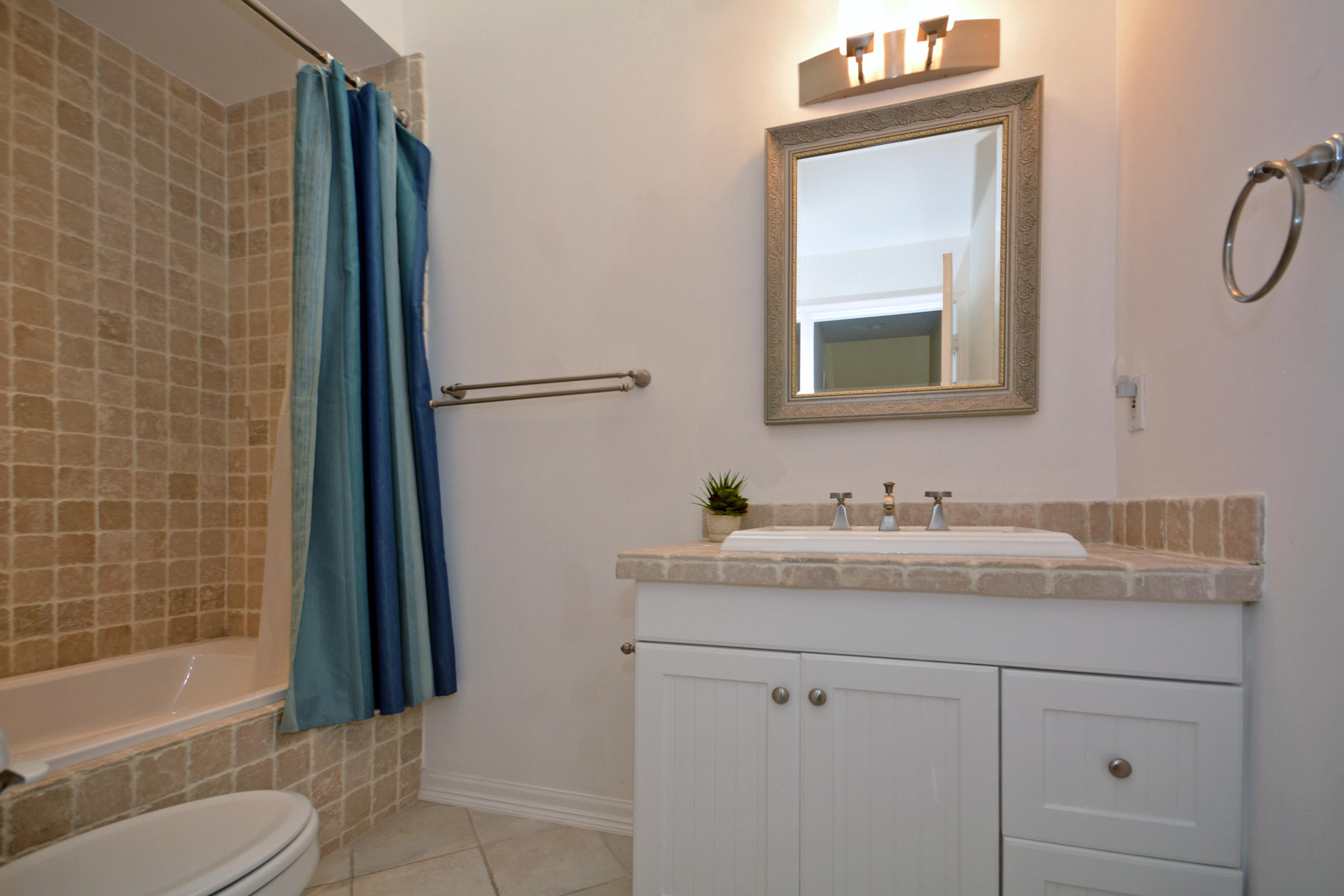 783 St Albans Drive Boca Raton, FL 33486 - Photo 16 of 23 bathroom