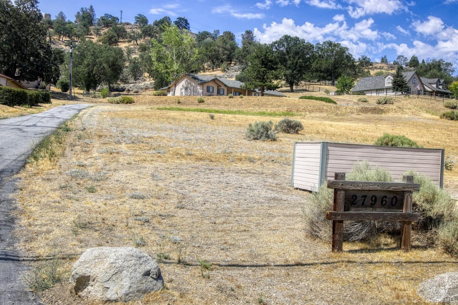 27960 Cumberland Road Tehachapi, CA 93561 - Photo 8 of 43 Gallery Image 8