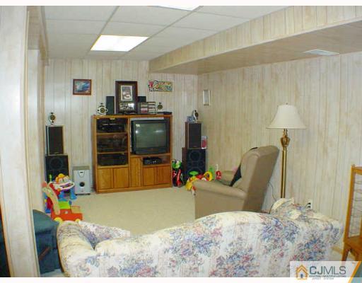 105 Marten Road Princeton, NJ 08540 - Photo 6 of 8