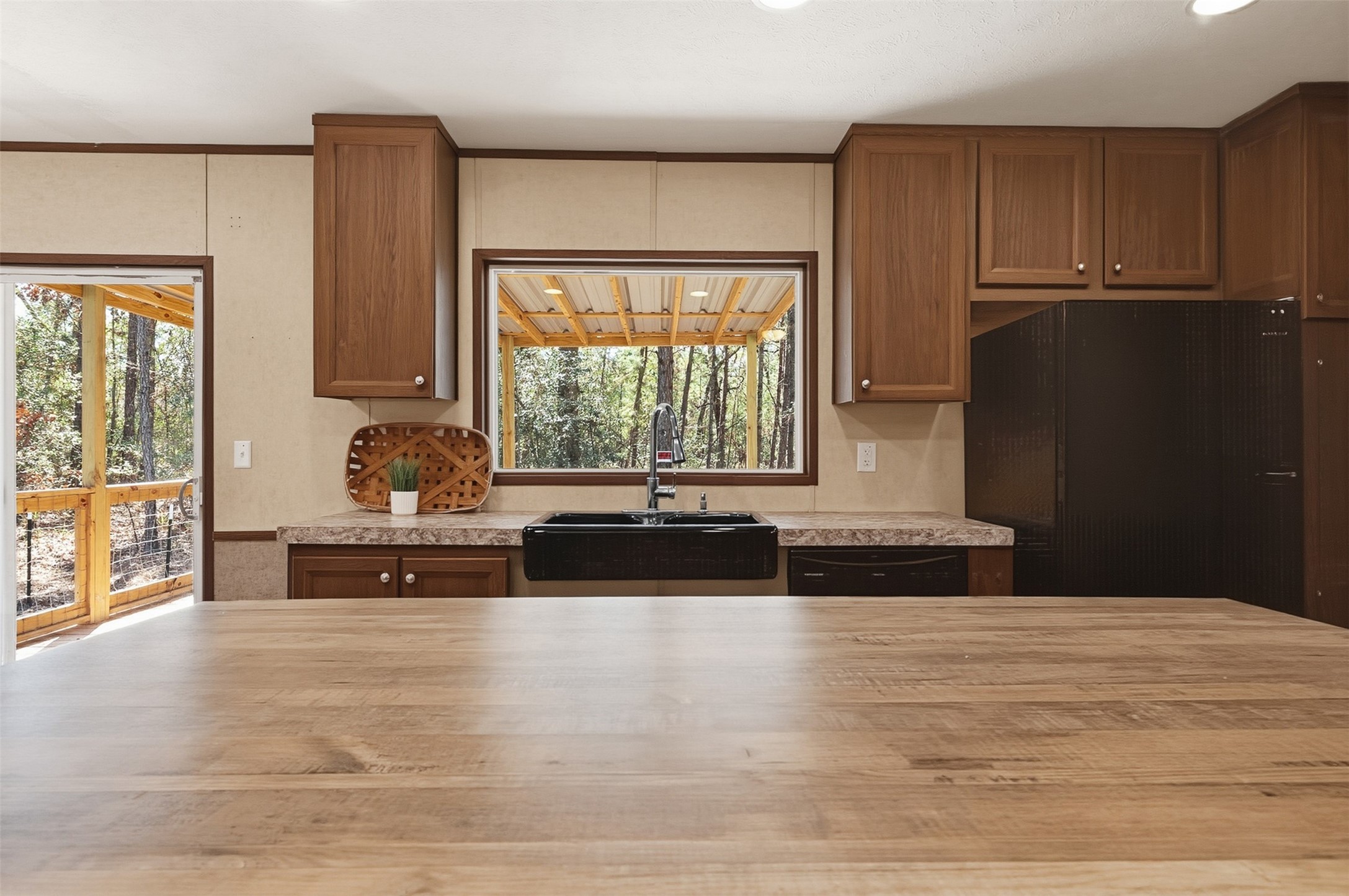 140 Michaels Lane Huntsville, TX 77320 - Photo 2 of 29