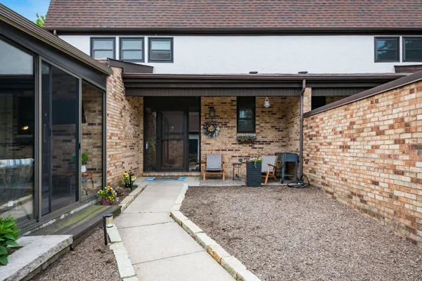 $398,000 | 4573 Arlingate Drive West, Columbus, OH 43220