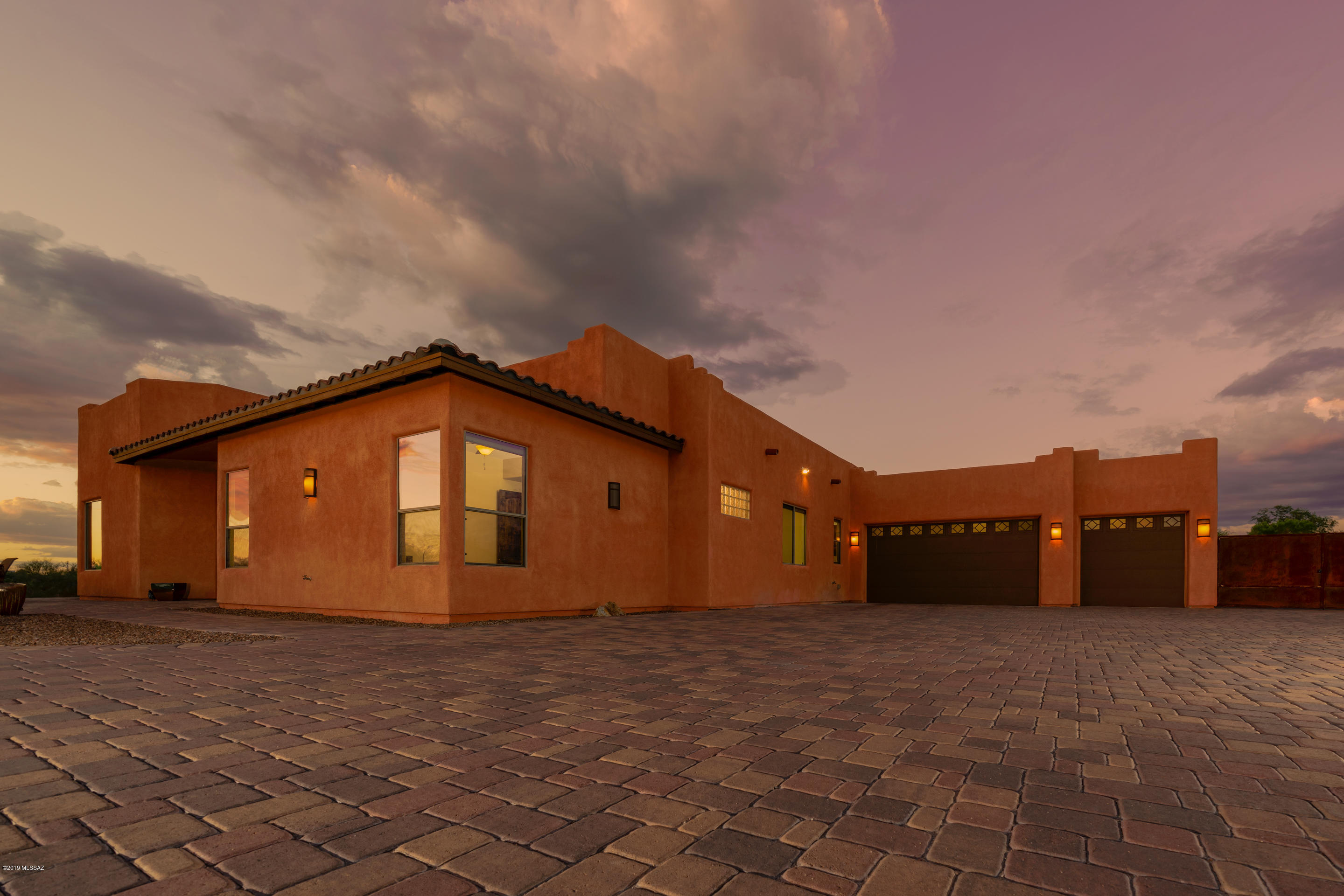 4816 West Sunset Road Tucson, AZ 85743 - Photo 2 of 31 Gallery Image 2