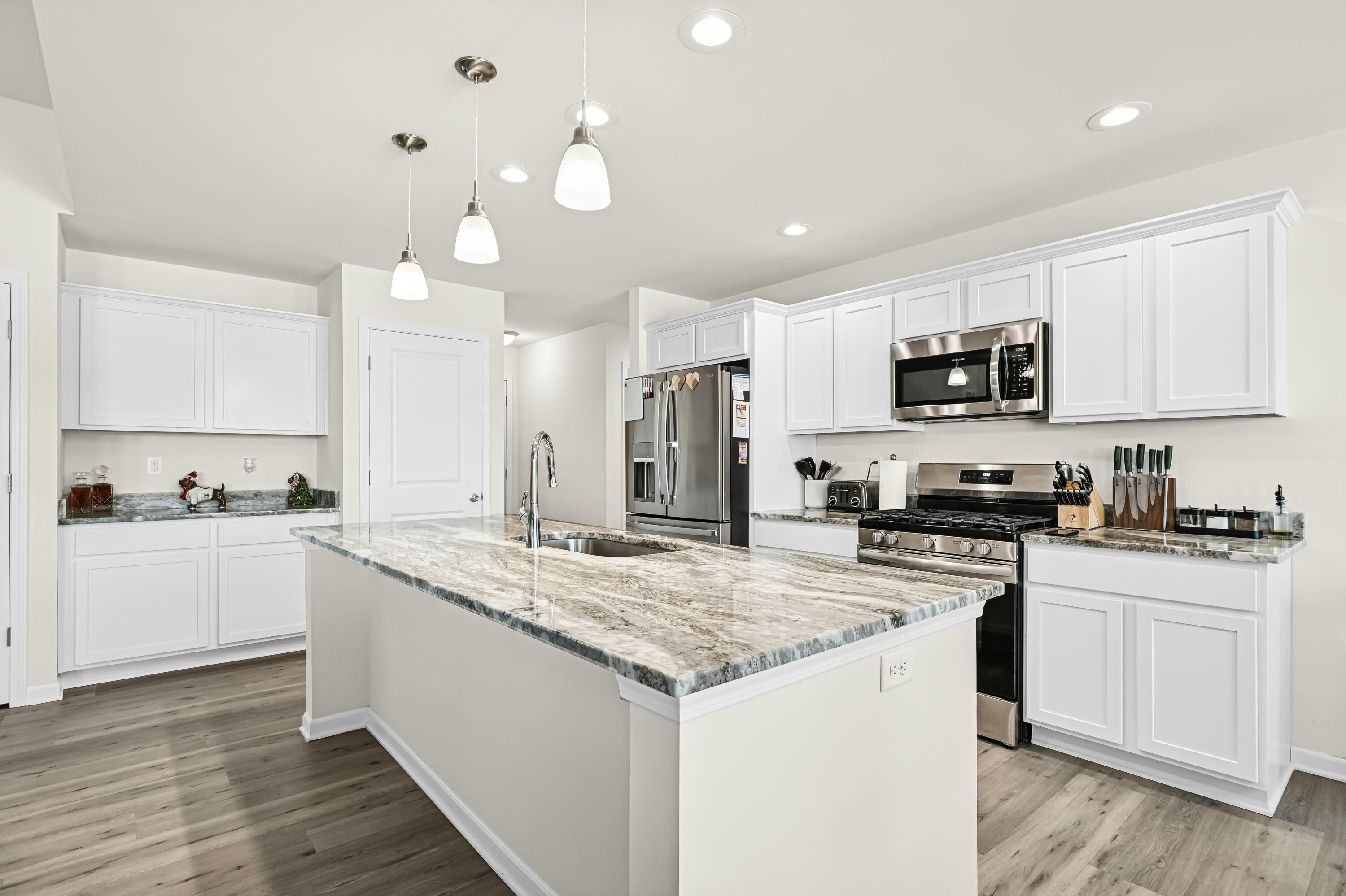 470 Jensen Drive Clinton, WI 53525 - Photo 11 of 31 Crisp White Cabinetry