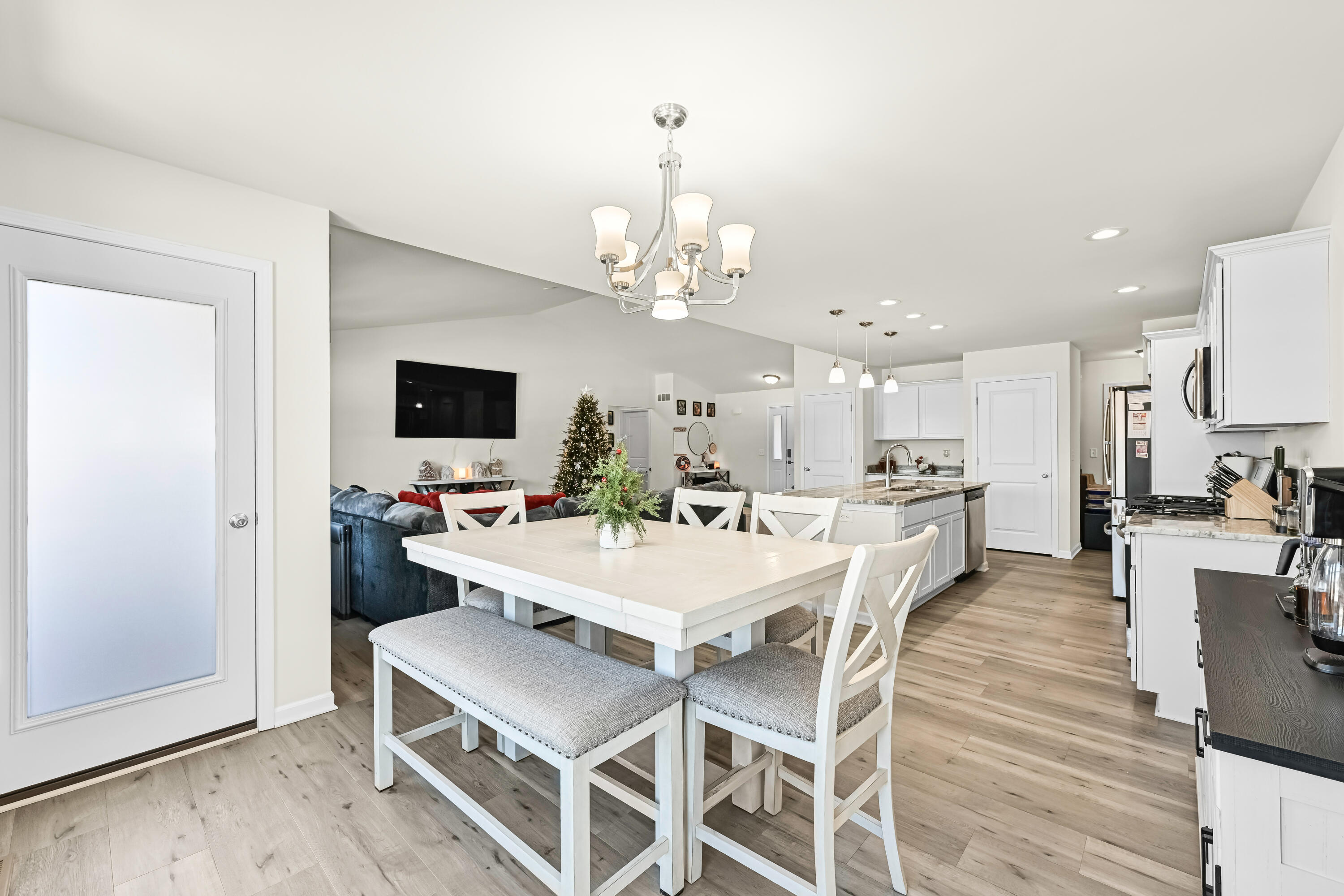 470 Jensen Drive Clinton, WI 53525 - Photo 13 of 31 Dining Area