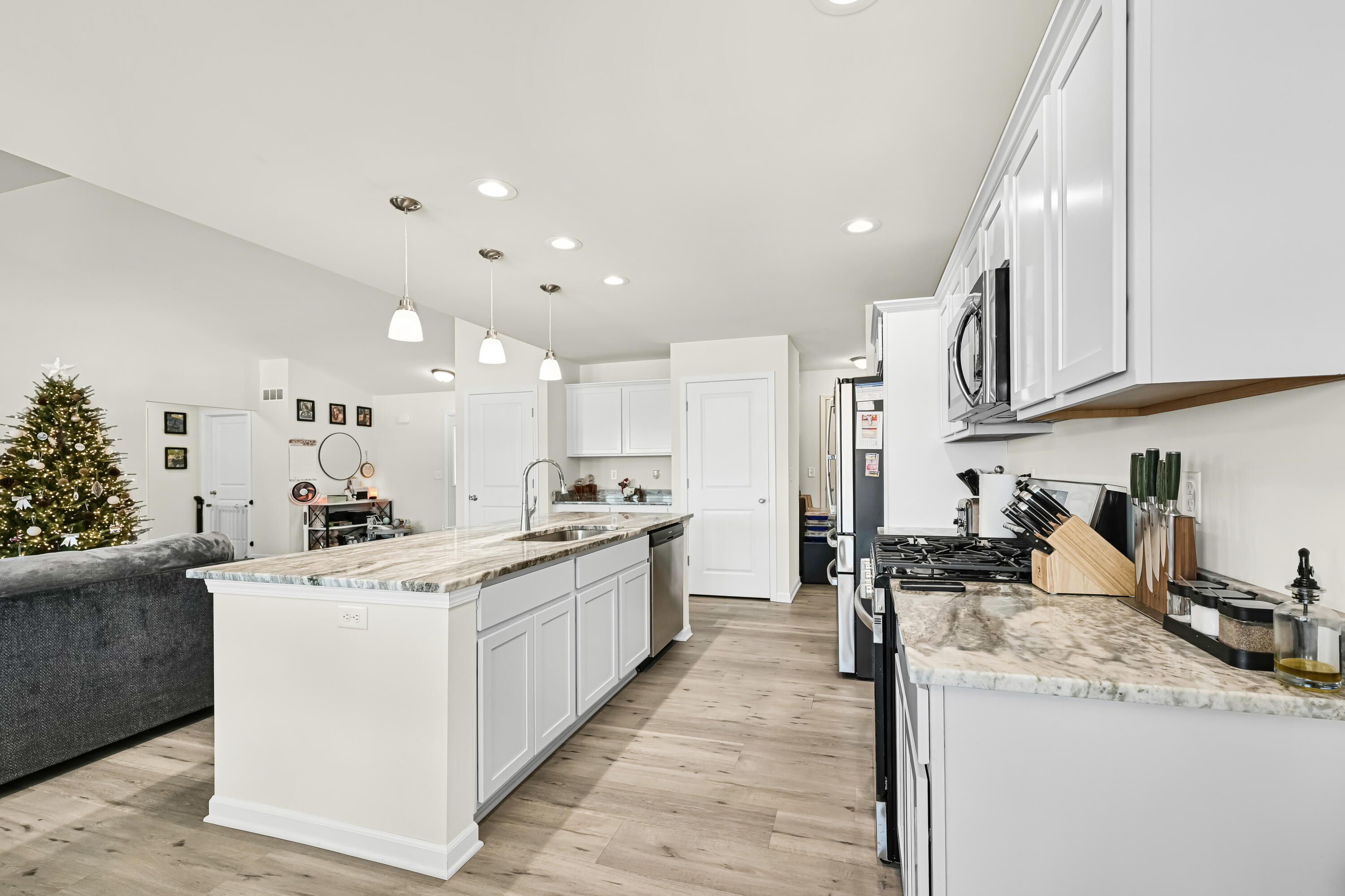 470 Jensen Drive Clinton, WI 53525 - Photo 14 of 31 Kitchen Made for the Chef
